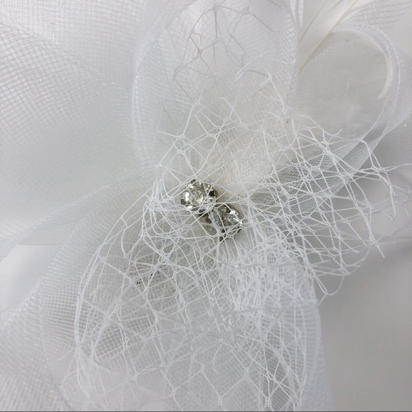 𝅺WHITE fascinator headpiece - Picture 2 of 7